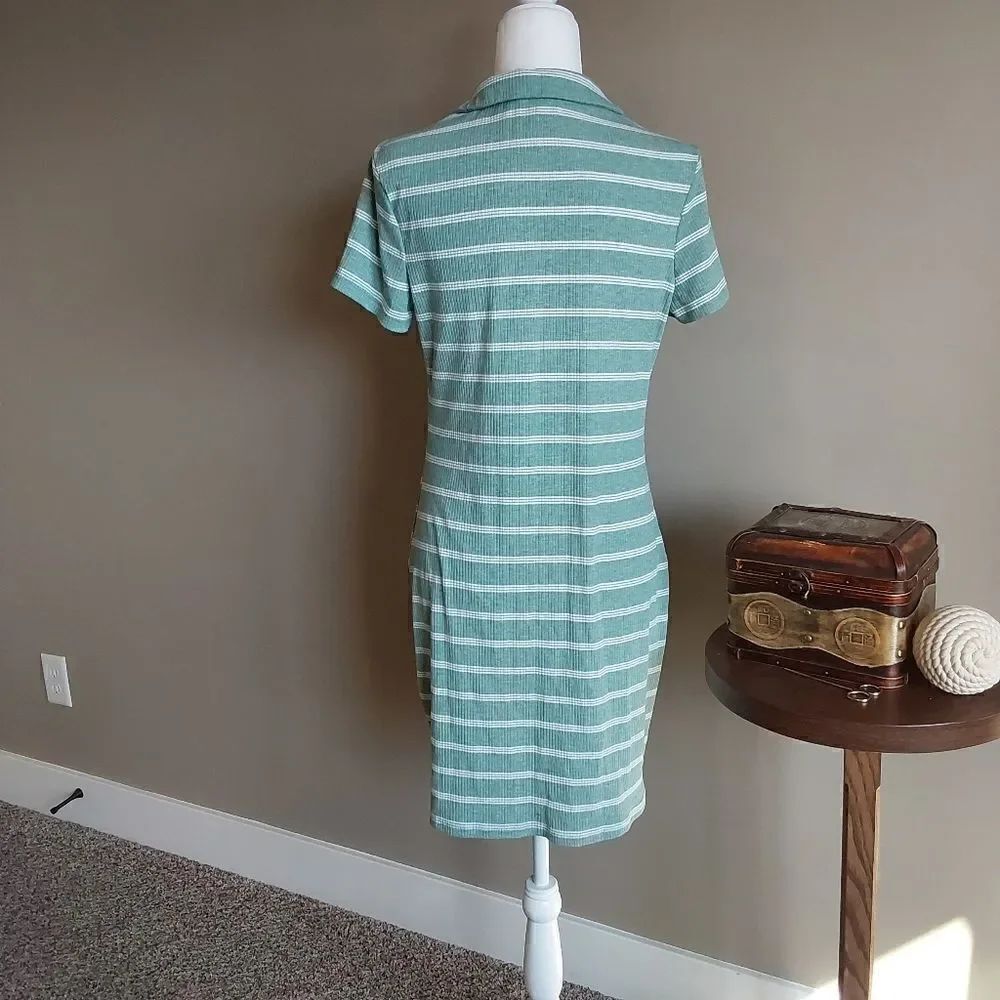 Shein Curve Dress Size 0XL Green with stripes - Picture 3 of 9